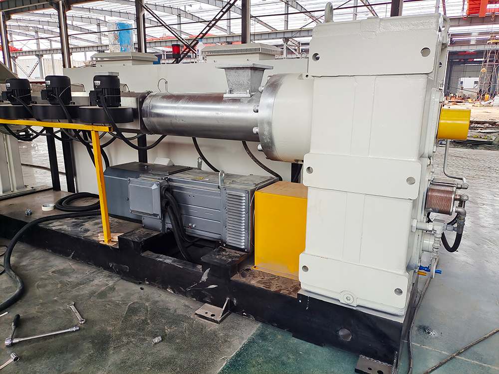 YJP-C&oacute; thể thay đổi-Tốc độ-AC-Động cơ-cho-nhựa- 图 1