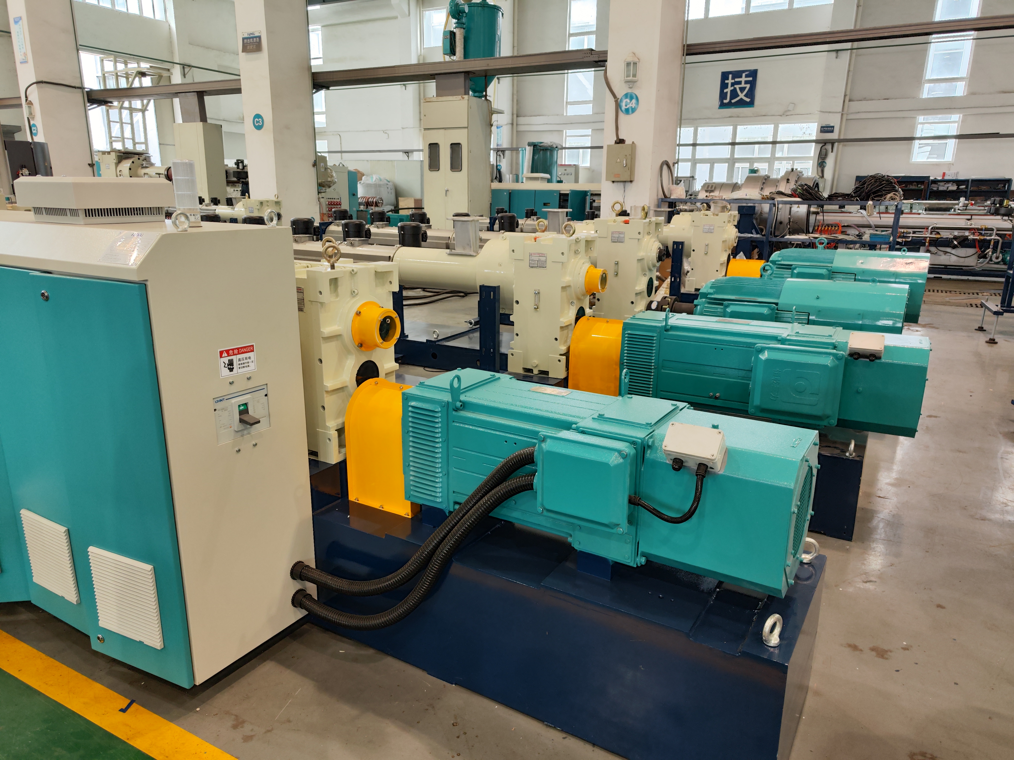 Động cơ xoay chiều tốc độ thay đổi YJP cho nhựa 3